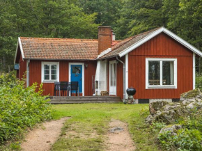 Chalet Ängsjömåla by Interhome
